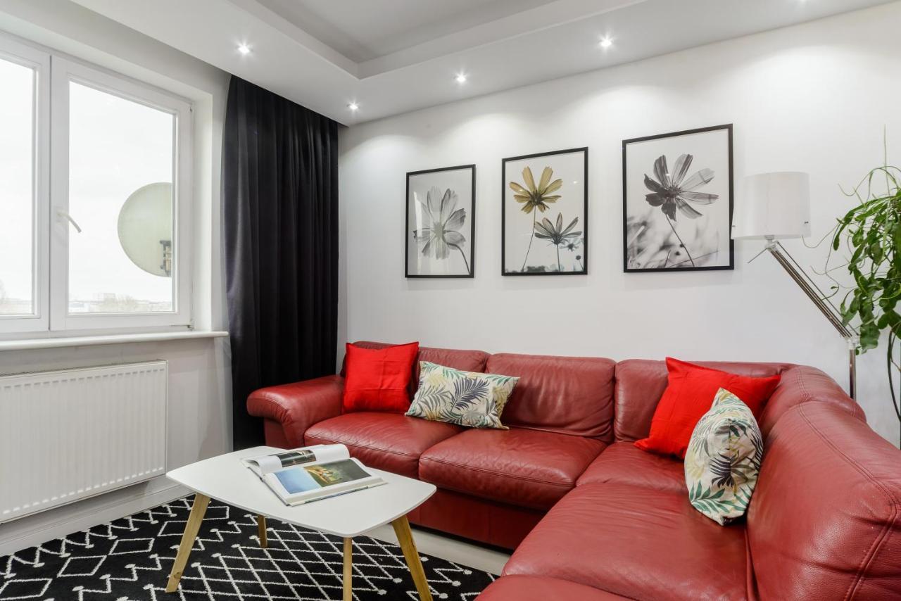 Family Apartment With A Terrace On Aleje Jerozolimskie วอร์ซอ ภายนอก รูปภาพ